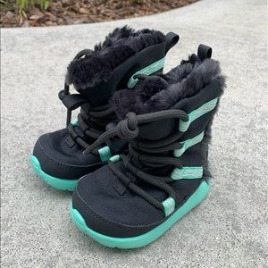 Toddler Nike Snow Boots | Size 5
